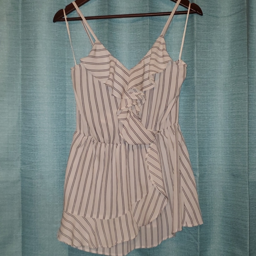 ❤NWOT BEAUTIFUL DRESSY TANK TOP💃🏽